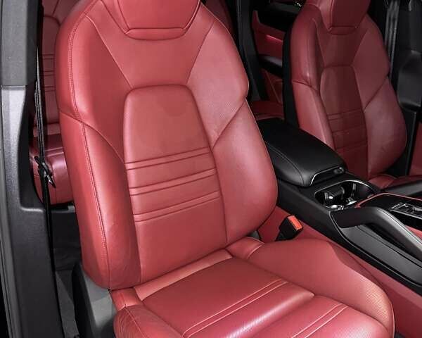 Черный Порше Каен, объемом двигателя 3 л и пробегом 94 тыс. км за 64900 $, фото 117 на Automoto.ua