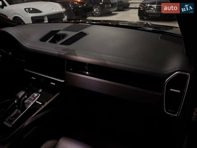 Черный Порше Каен, объемом двигателя 3 л и пробегом 32 тыс. км за 69900 $, фото 114 на Automoto.ua