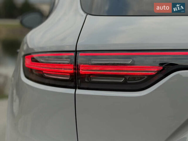 Черный Порше Каен, объемом двигателя 3 л и пробегом 66 тыс. км за 57500 $, фото 20 на Automoto.ua