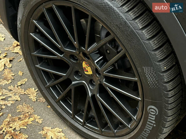 Черный Порше Каен, объемом двигателя 3 л и пробегом 40 тыс. км за 75000 $, фото 13 на Automoto.ua