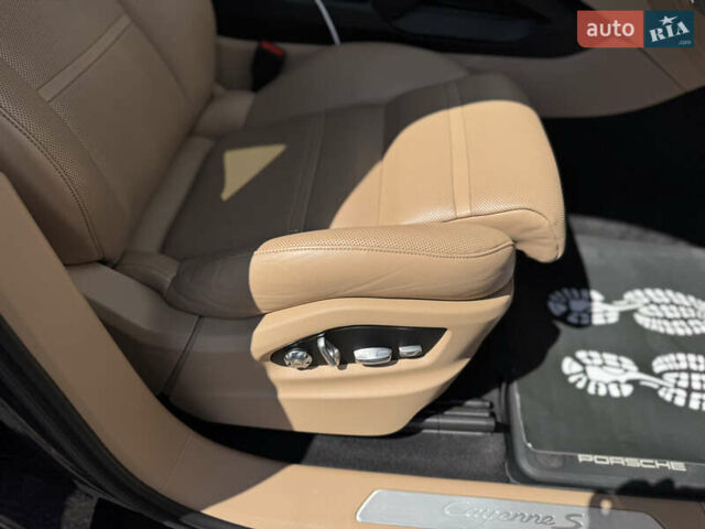 Чорний Порше Cayenne, об'ємом двигуна 2.89 л та пробігом 100 тис. км за 85000 $, фото 22 на Automoto.ua