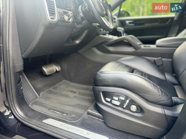 Чорний Порше Cayenne, об'ємом двигуна 2.89 л та пробігом 130 тис. км за 75000 $, фото 20 на Automoto.ua