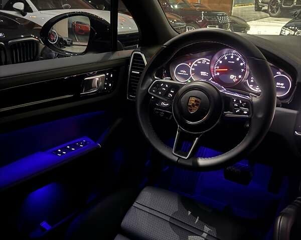 Черный Порше Каен, объемом двигателя 3 л и пробегом 32 тыс. км за 69900 $, фото 83 на Automoto.ua