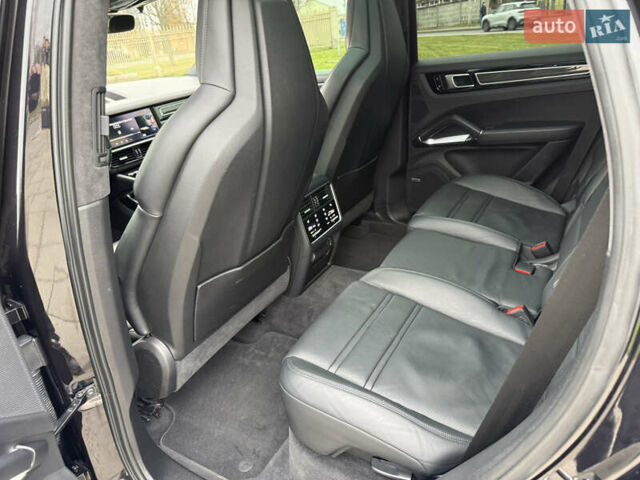 Черный Порше Каен, объемом двигателя 4 л и пробегом 89 тыс. км за 84500 $, фото 28 на Automoto.ua