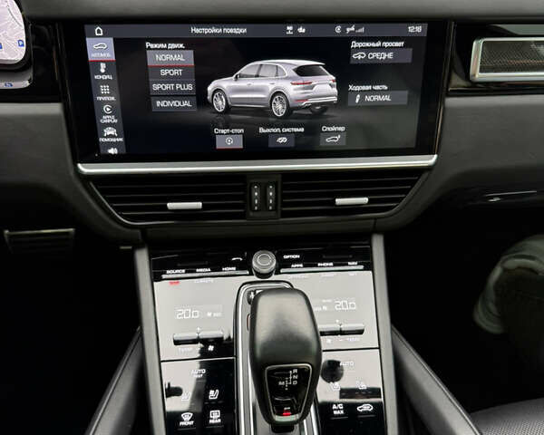 Черный Порше Каен, объемом двигателя 4 л и пробегом 89 тыс. км за 84500 $, фото 35 на Automoto.ua