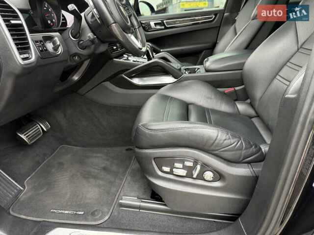 Черный Порше Каен, объемом двигателя 4 л и пробегом 89 тыс. км за 84500 $, фото 31 на Automoto.ua