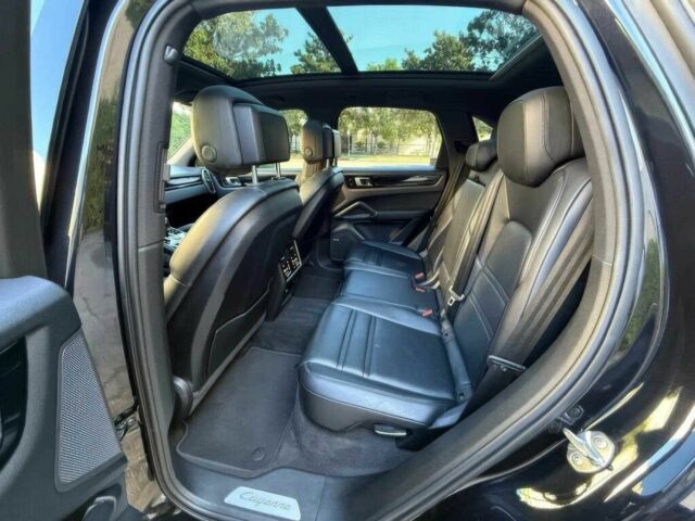 Чорний Порше Cayenne, об'ємом двигуна 2.9 л та пробігом 49 тис. км за 37800 $, фото 11 на Automoto.ua