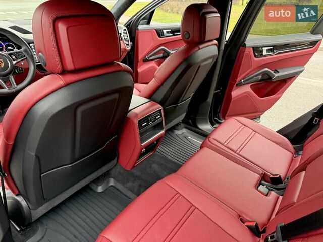 Черный Порше Каен, объемом двигателя 3 л и пробегом 44 тыс. км за 72500 $, фото 60 на Automoto.ua