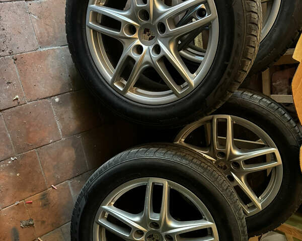 Чорний Порше Cayenne, об'ємом двигуна 3 л та пробігом 75 тис. км за 52000 $, фото 28 на Automoto.ua