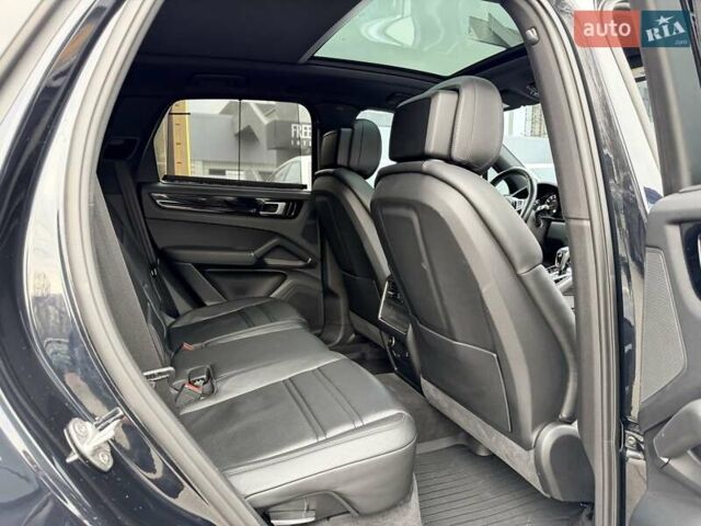 Черный Порше Каен, объемом двигателя 3 л и пробегом 106 тыс. км за 47500 $, фото 18 на Automoto.ua