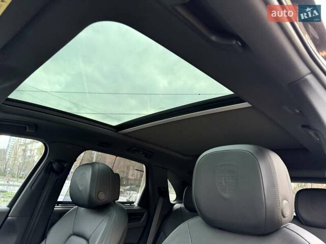 Черный Порше Каен, объемом двигателя 3 л и пробегом 106 тыс. км за 47500 $, фото 25 на Automoto.ua