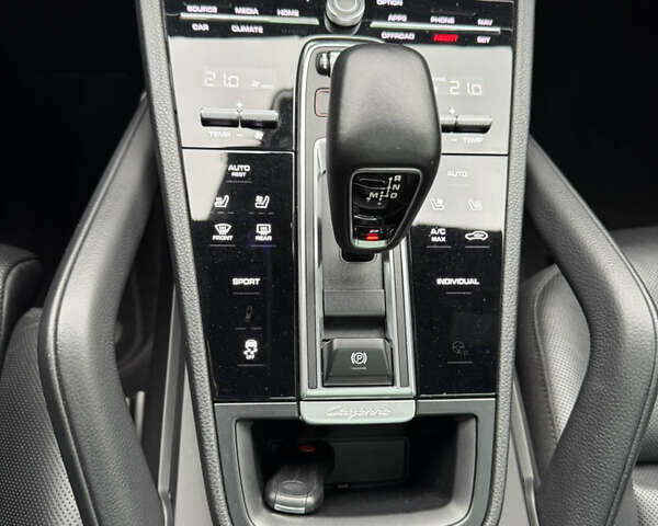 Черный Порше Каен, объемом двигателя 3 л и пробегом 134 тыс. км за 51000 $, фото 75 на Automoto.ua