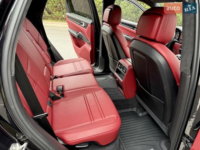 Черный Порше Каен, объемом двигателя 3 л и пробегом 44 тыс. км за 72500 $, фото 51 на Automoto.ua