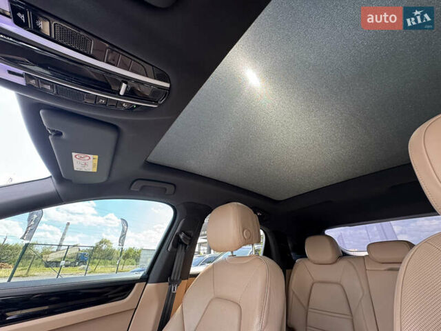 Чорний Порше Cayenne, об'ємом двигуна 2.89 л та пробігом 100 тис. км за 85000 $, фото 41 на Automoto.ua