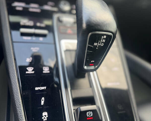Черный Порше Каен, объемом двигателя 2.89 л и пробегом 120 тыс. км за 75000 $, фото 19 на Automoto.ua