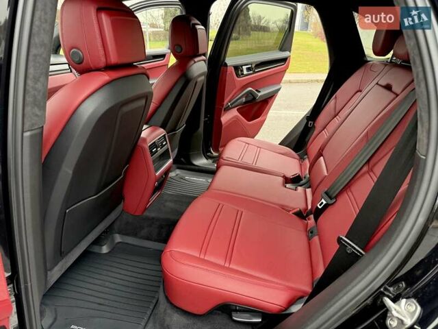 Черный Порше Каен, объемом двигателя 3 л и пробегом 44 тыс. км за 72500 $, фото 57 на Automoto.ua