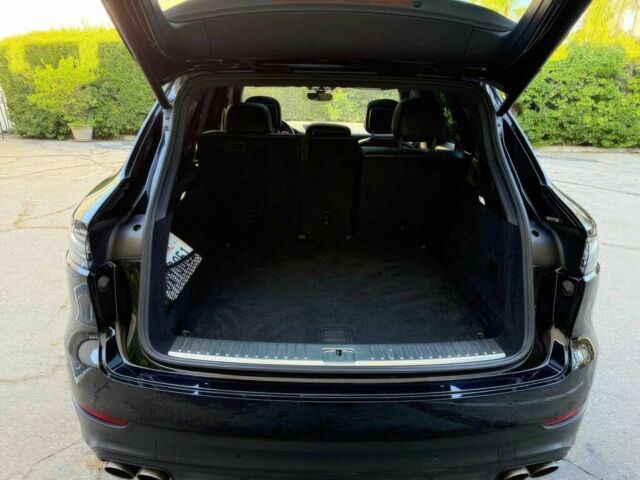 Чорний Порше Cayenne, об'ємом двигуна 2.9 л та пробігом 49 тис. км за 37800 $, фото 12 на Automoto.ua