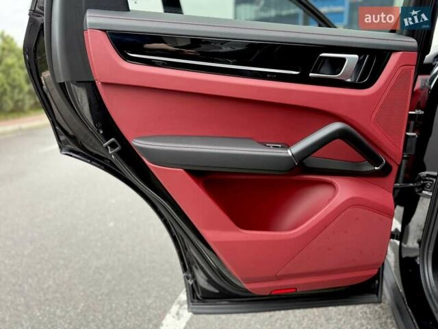 Черный Порше Каен, объемом двигателя 3 л и пробегом 44 тыс. км за 72500 $, фото 55 на Automoto.ua