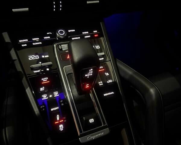 Черный Порше Каен, объемом двигателя 3 л и пробегом 32 тыс. км за 69900 $, фото 94 на Automoto.ua