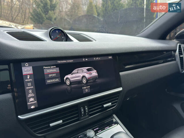 Чорний Порше Cayenne, об'ємом двигуна 3 л та пробігом 195 тис. км за 59500 $, фото 35 на Automoto.ua
