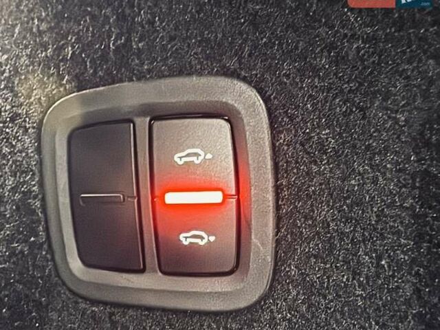 Черный Порше Каен, объемом двигателя 3 л и пробегом 94 тыс. км за 64900 $, фото 42 на Automoto.ua