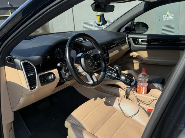 Чорний Порше Cayenne, об'ємом двигуна 3 л та пробігом 96 тис. км за 60000 $, фото 5 на Automoto.ua