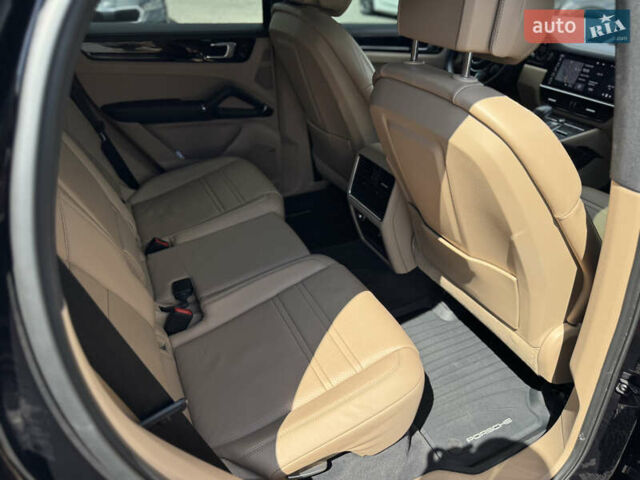 Чорний Порше Cayenne, об'ємом двигуна 2.89 л та пробігом 100 тис. км за 85000 $, фото 24 на Automoto.ua
