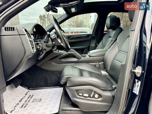 Черный Порше Каен, объемом двигателя 3 л и пробегом 106 тыс. км за 47500 $, фото 33 на Automoto.ua