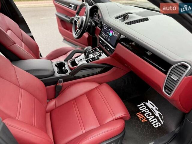 Черный Порше Каен, объемом двигателя 3 л и пробегом 44 тыс. км за 72500 $, фото 41 на Automoto.ua