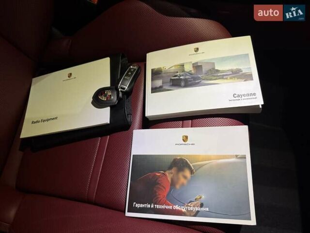 Черный Порше Каен, объемом двигателя 3 л и пробегом 94 тыс. км за 64900 $, фото 119 на Automoto.ua