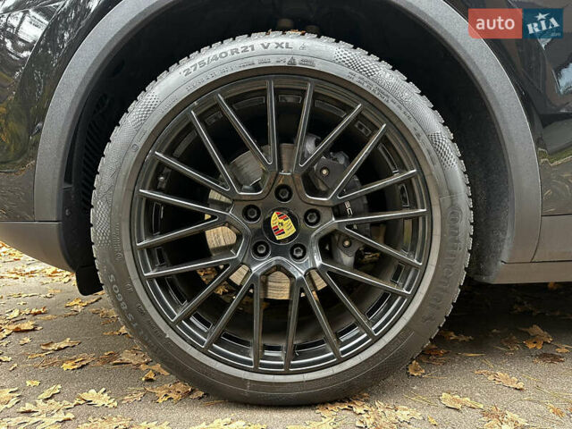 Черный Порше Каен, объемом двигателя 3 л и пробегом 40 тыс. км за 75000 $, фото 11 на Automoto.ua