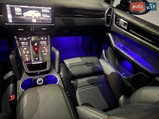 Черный Порше Каен, объемом двигателя 3 л и пробегом 32 тыс. км за 69900 $, фото 63 на Automoto.ua