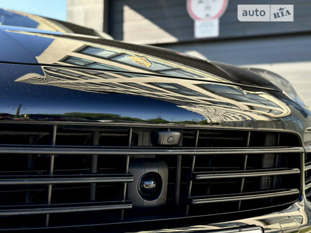 Чорний Порше Cayenne, об'ємом двигуна 3 л та пробігом 38 тис. км за 79500 $, фото 4 на Automoto.ua
