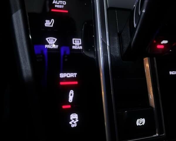 Черный Порше Каен, объемом двигателя 3 л и пробегом 32 тыс. км за 69900 $, фото 138 на Automoto.ua