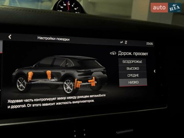 Черный Порше Каен, объемом двигателя 3 л и пробегом 94 тыс. км за 64900 $, фото 36 на Automoto.ua