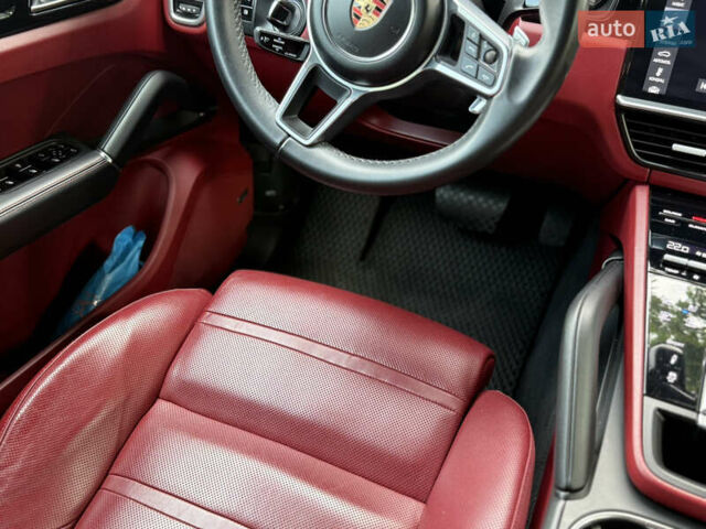 Чорний Порше Cayenne, об'ємом двигуна 3 л та пробігом 112 тис. км за 59000 $, фото 6 на Automoto.ua