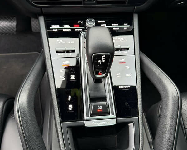 Черный Порше Каен, объемом двигателя 3 л и пробегом 66 тыс. км за 57500 $, фото 35 на Automoto.ua