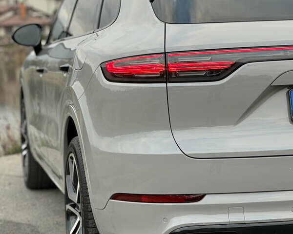 Черный Порше Каен, объемом двигателя 3 л и пробегом 66 тыс. км за 57500 $, фото 18 на Automoto.ua