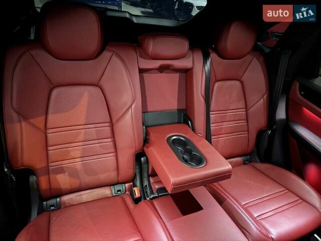 Черный Порше Каен, объемом двигателя 3 л и пробегом 94 тыс. км за 64900 $, фото 112 на Automoto.ua