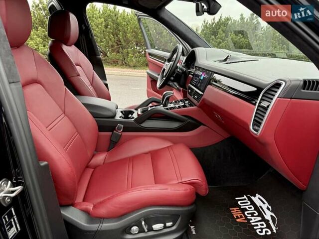 Черный Порше Каен, объемом двигателя 3 л и пробегом 44 тыс. км за 72500 $, фото 40 на Automoto.ua