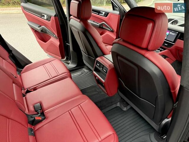 Черный Порше Каен, объемом двигателя 3 л и пробегом 44 тыс. км за 72500 $, фото 53 на Automoto.ua