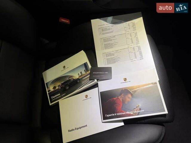 Черный Порше Каен, объемом двигателя 3 л и пробегом 32 тыс. км за 69900 $, фото 127 на Automoto.ua