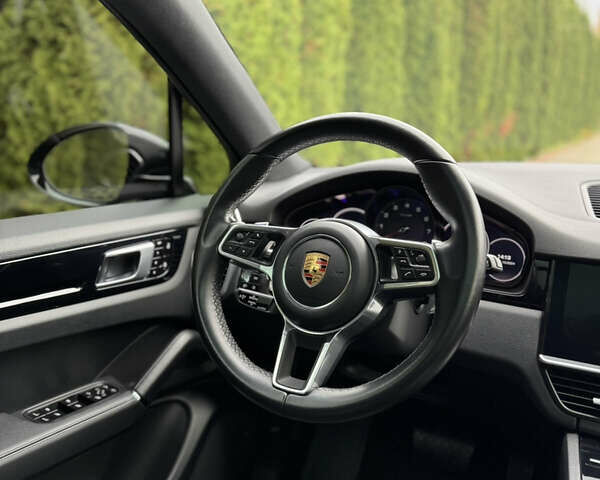 Черный Порше Каен, объемом двигателя 3 л и пробегом 134 тыс. км за 51000 $, фото 54 на Automoto.ua