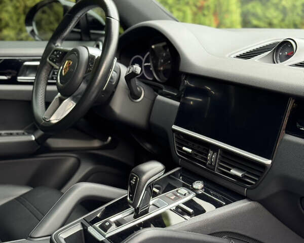 Черный Порше Каен, объемом двигателя 3 л и пробегом 134 тыс. км за 51000 $, фото 61 на Automoto.ua