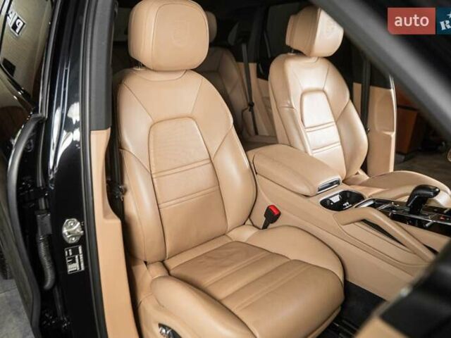Чорний Порше Cayenne, об'ємом двигуна 3 л та пробігом 82 тис. км за 59999 $, фото 21 на Automoto.ua