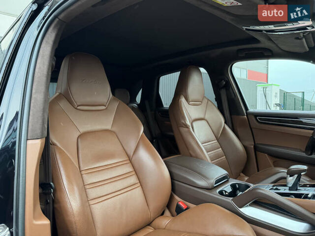 Чорний Порше Cayenne, об'ємом двигуна 4 л та пробігом 88 тис. км за 98800 $, фото 22 на Automoto.ua