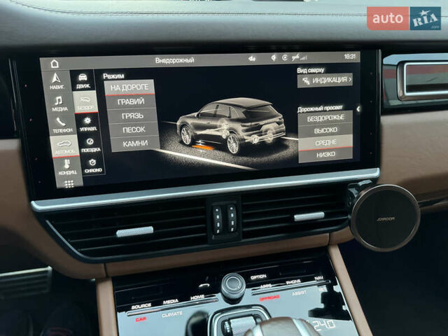 Чорний Порше Cayenne, об'ємом двигуна 4 л та пробігом 88 тис. км за 98800 $, фото 41 на Automoto.ua