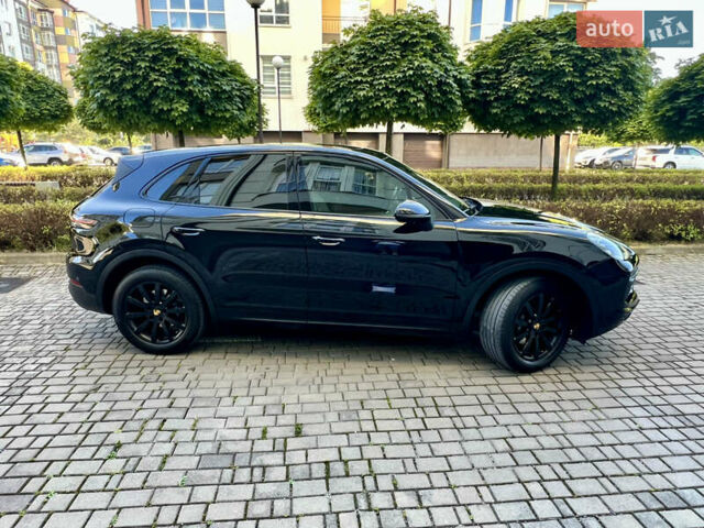 Чорний Порше Cayenne, об'ємом двигуна 3 л та пробігом 74 тис. км за 58000 $, фото 3 на Automoto.ua