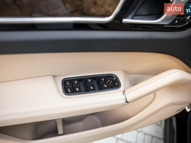 Чорний Порше Cayenne, об'ємом двигуна 3 л та пробігом 74 тис. км за 58000 $, фото 20 на Automoto.ua