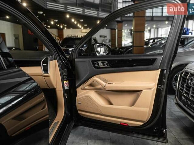 Чорний Порше Cayenne, об'ємом двигуна 3 л та пробігом 82 тис. км за 59999 $, фото 33 на Automoto.ua